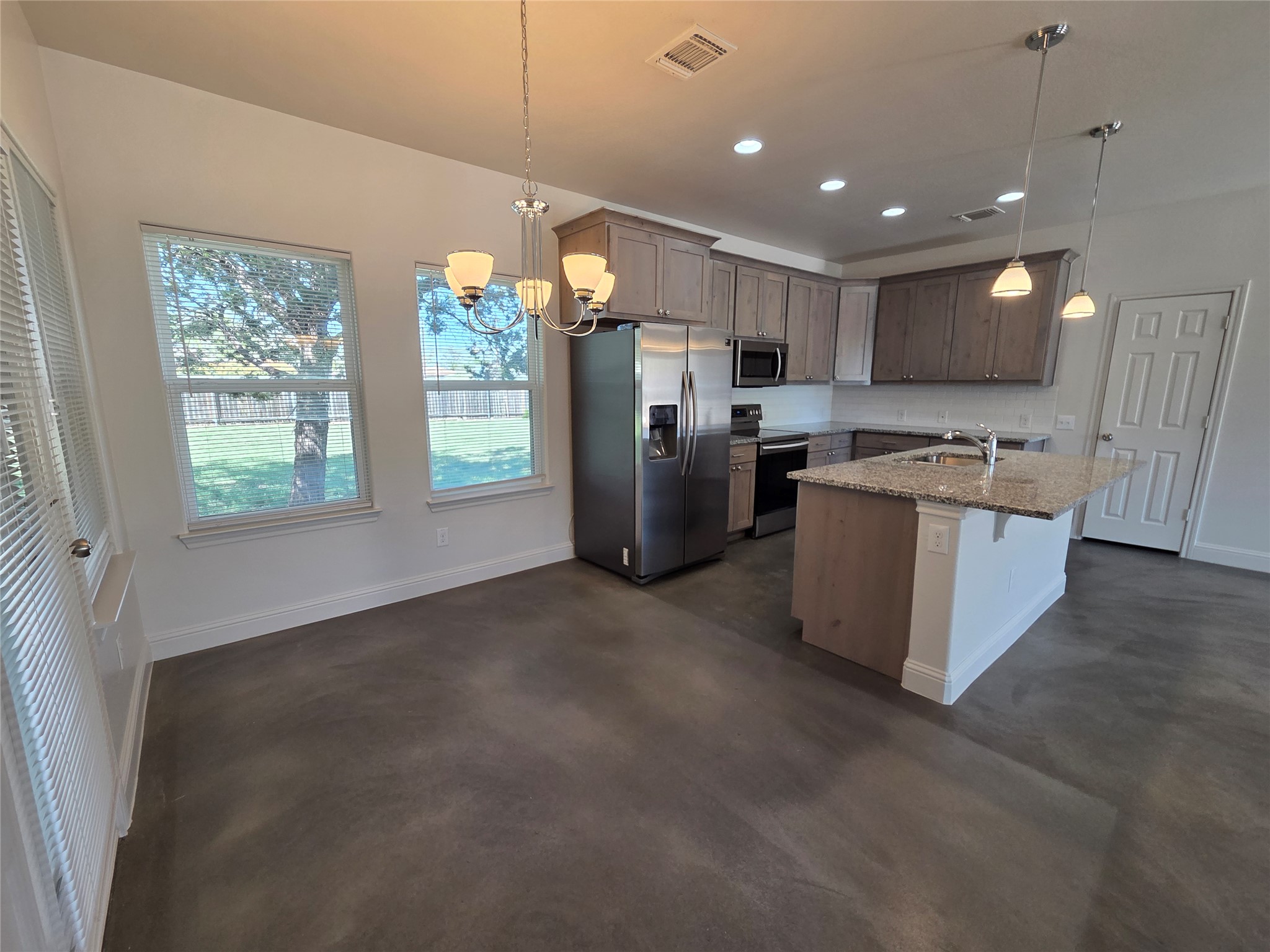 800 Woodview Drive Georgetown, TX 78628 - Photo 3 of 15