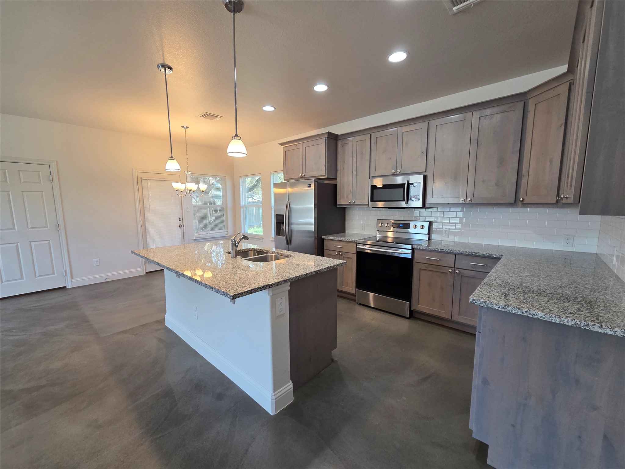 800 Woodview Drive Georgetown, TX 78628 - Photo 5 of 15