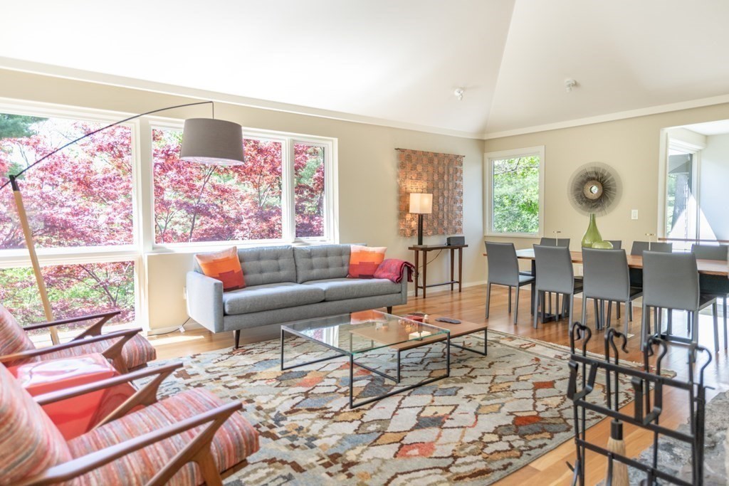 27 Coburn Road Weston, MA 02493 - Photo 11 of 42