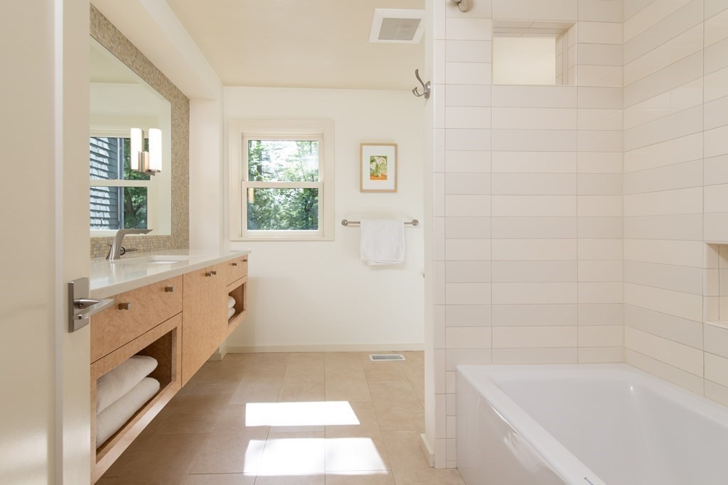 27 Coburn Road Weston, MA 02493 - Photo 22 of 42