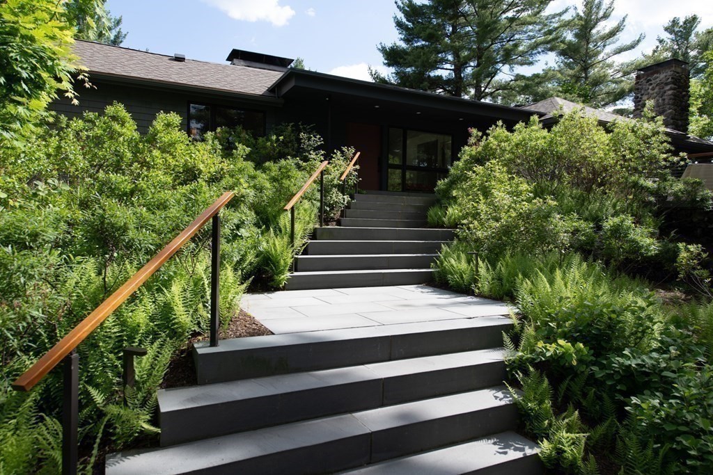 27 Coburn Road Weston, MA 02493 - Photo 4 of 42