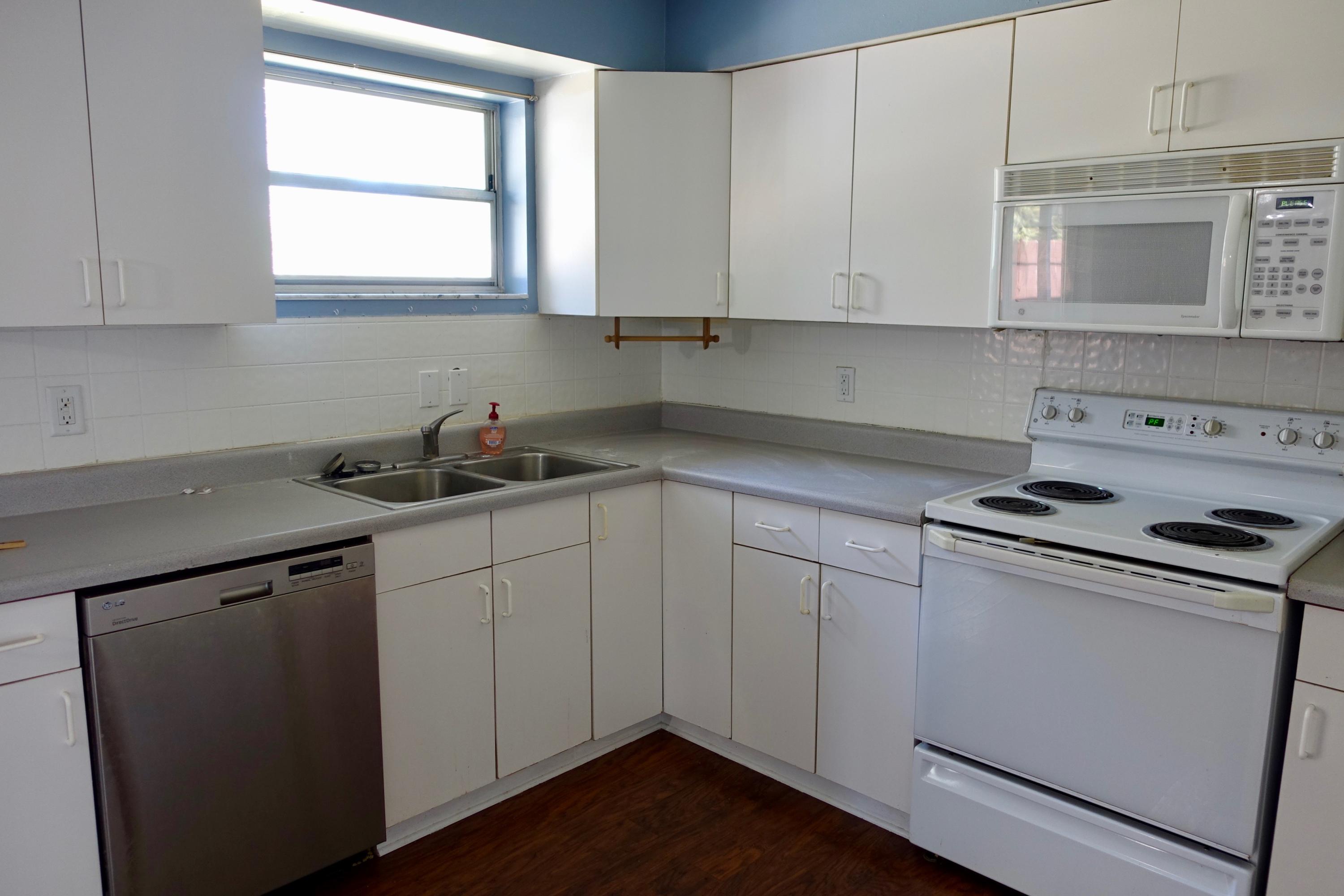 5619 Southeast Normandy Avenue Stuart, FL 34997 - Photo 6 of 16 5619 Normandy Kitchen