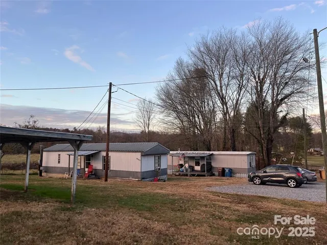 $475,000 | 2333 Cedar Rock Circle, Lenoir, NC 28645