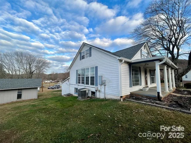 $475,000 | 2333 Cedar Rock Circle, Lenoir, NC 28645