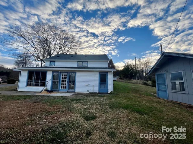 $475,000 | 2333 Cedar Rock Circle, Lenoir, NC 28645