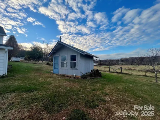 $475,000 | 2333 Cedar Rock Circle, Lenoir, NC 28645