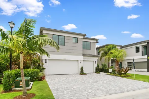 $2,000,900 | 9241 Sunflower Mdw Road, Boca Raton, FL 33434