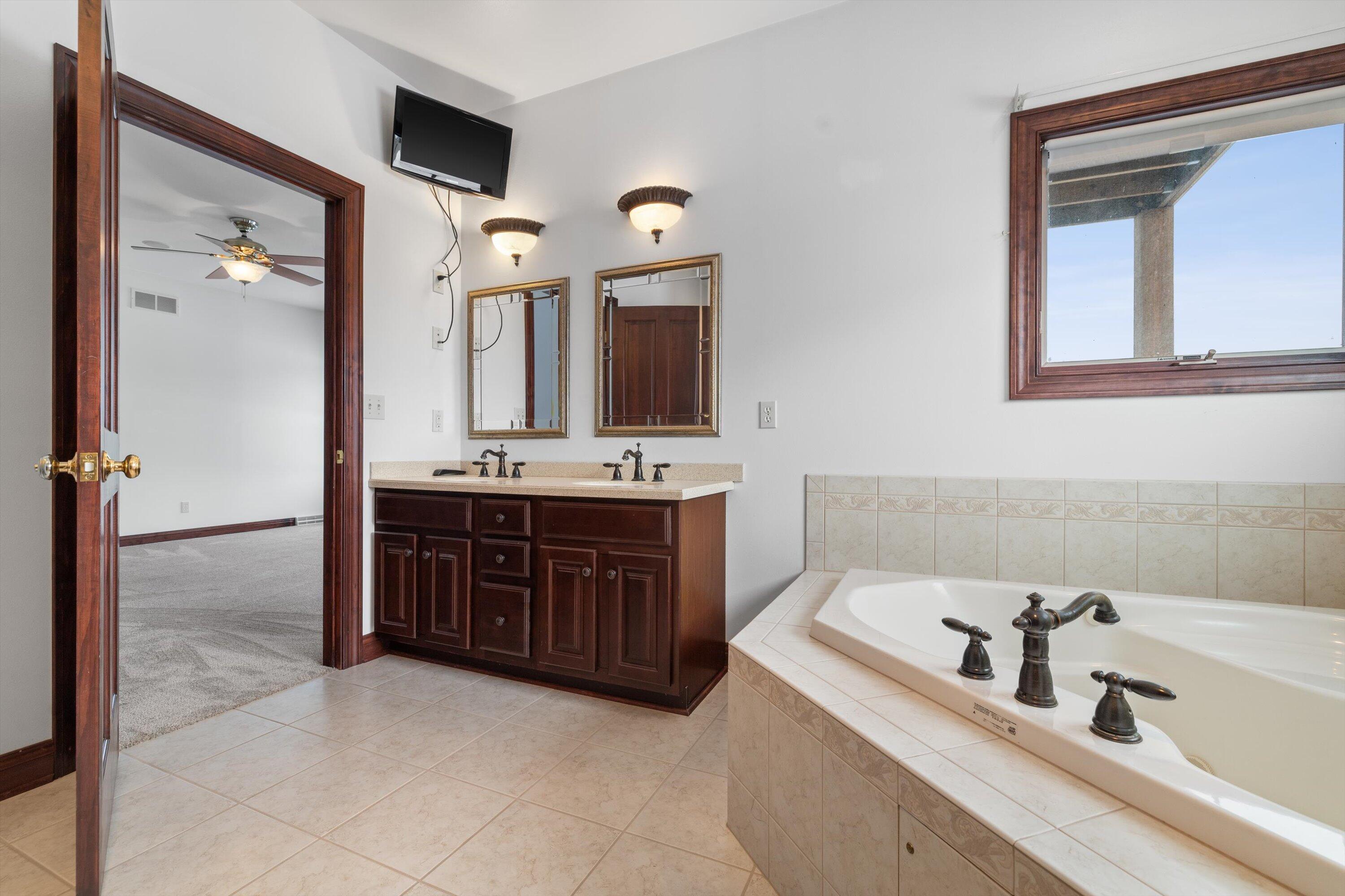 145 Victoria Circle Union Grove, WI 53182 - Photo 32 of 68 47-IMG_9675