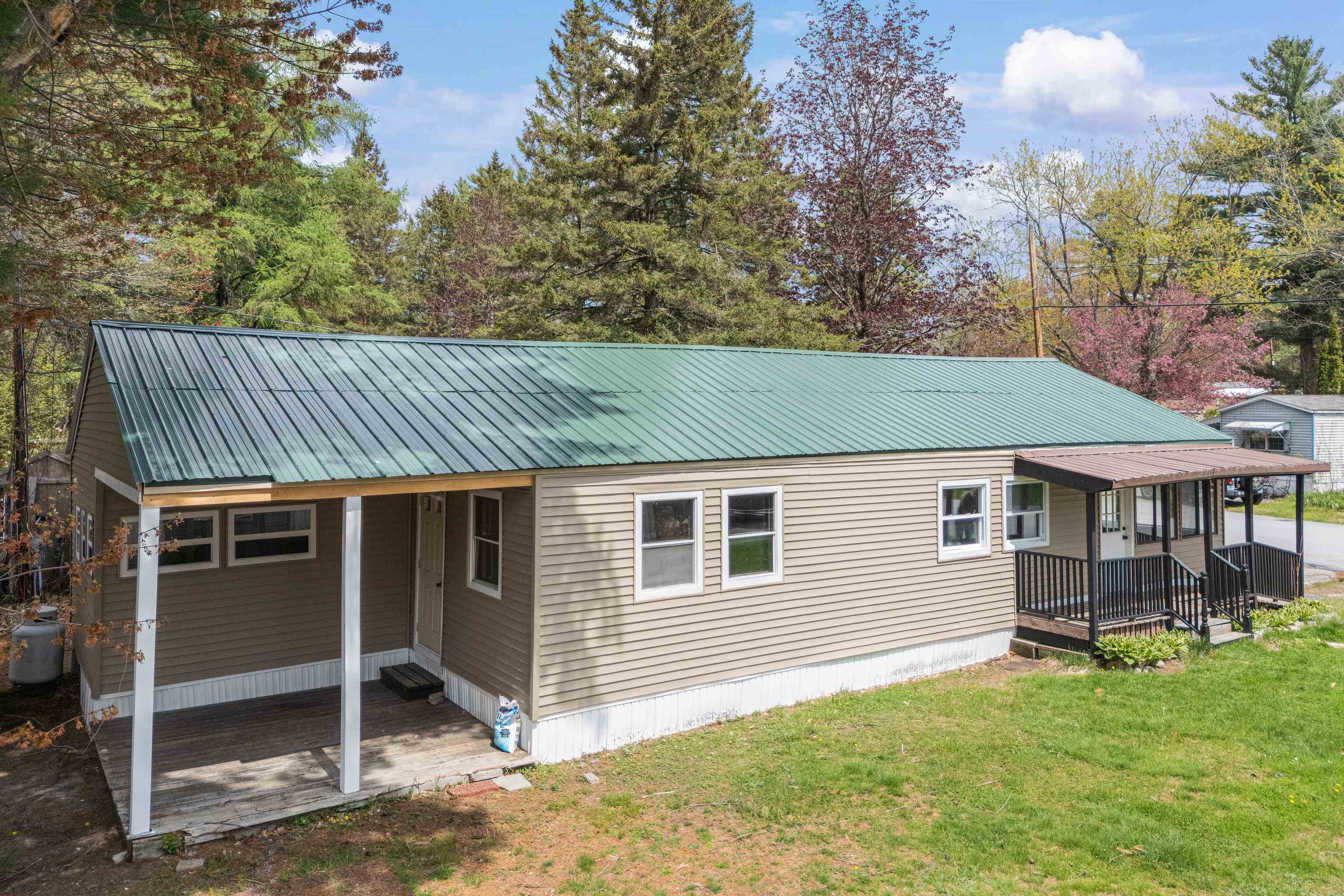 8 Dart Street Hooksett, NH 03106 - Photo 3 of 36