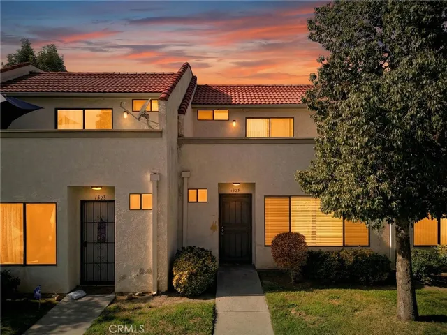 $260,000 | 1325 West Latham Avenue, Hemet, CA 92543