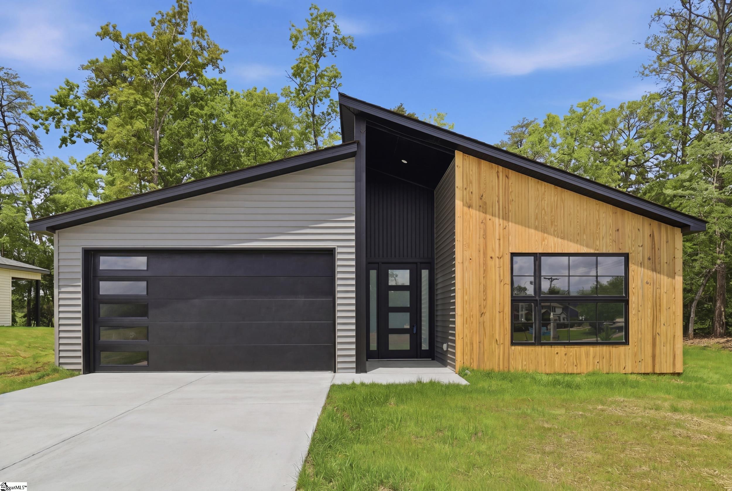 1081 Country Club Road Pickens, SC 29671 - Photo 1 of 26