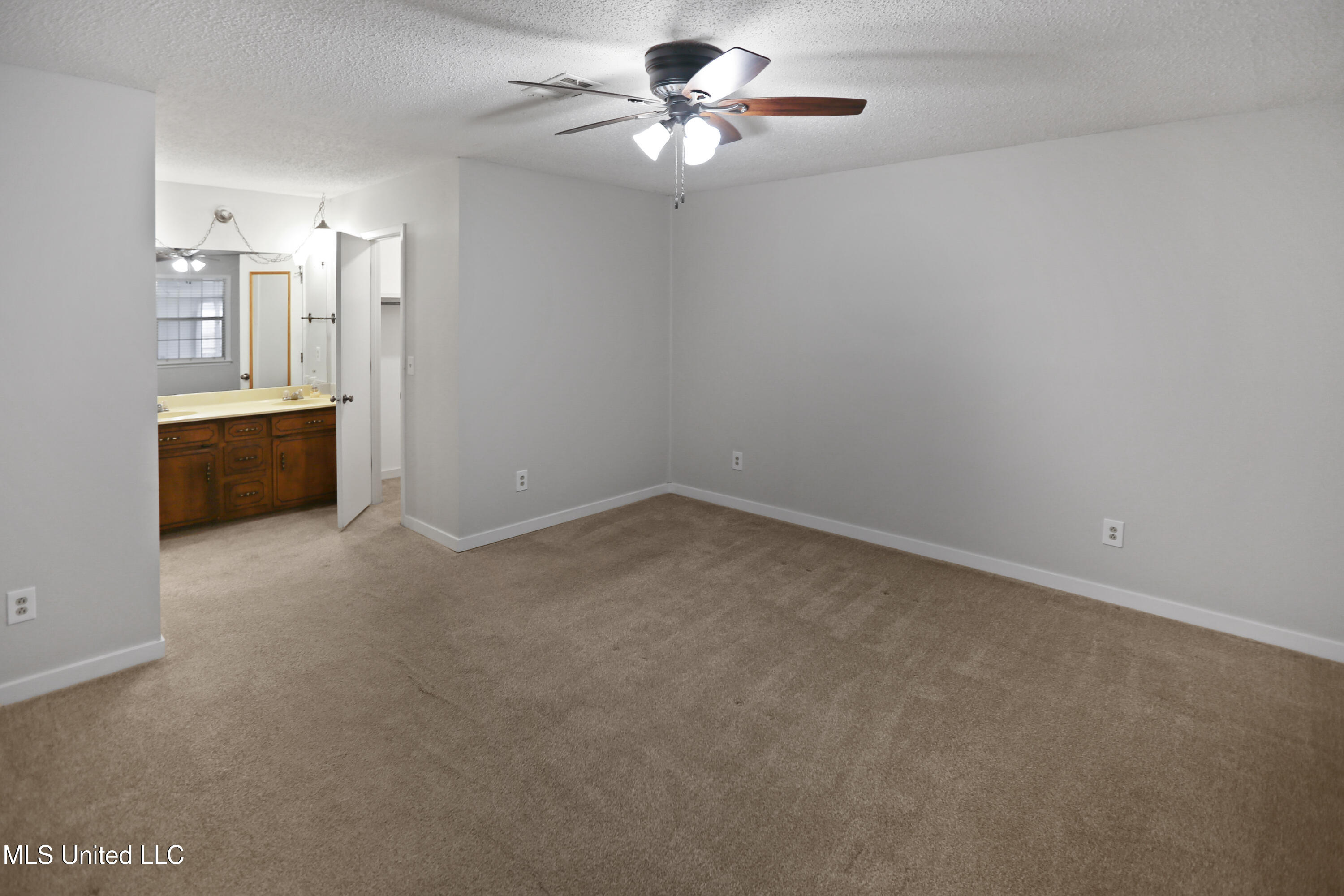 343 Swan Ridge Drive Jackson, MS 39212 - Photo 20 of 32 323 Swan Ridge Dr - 5