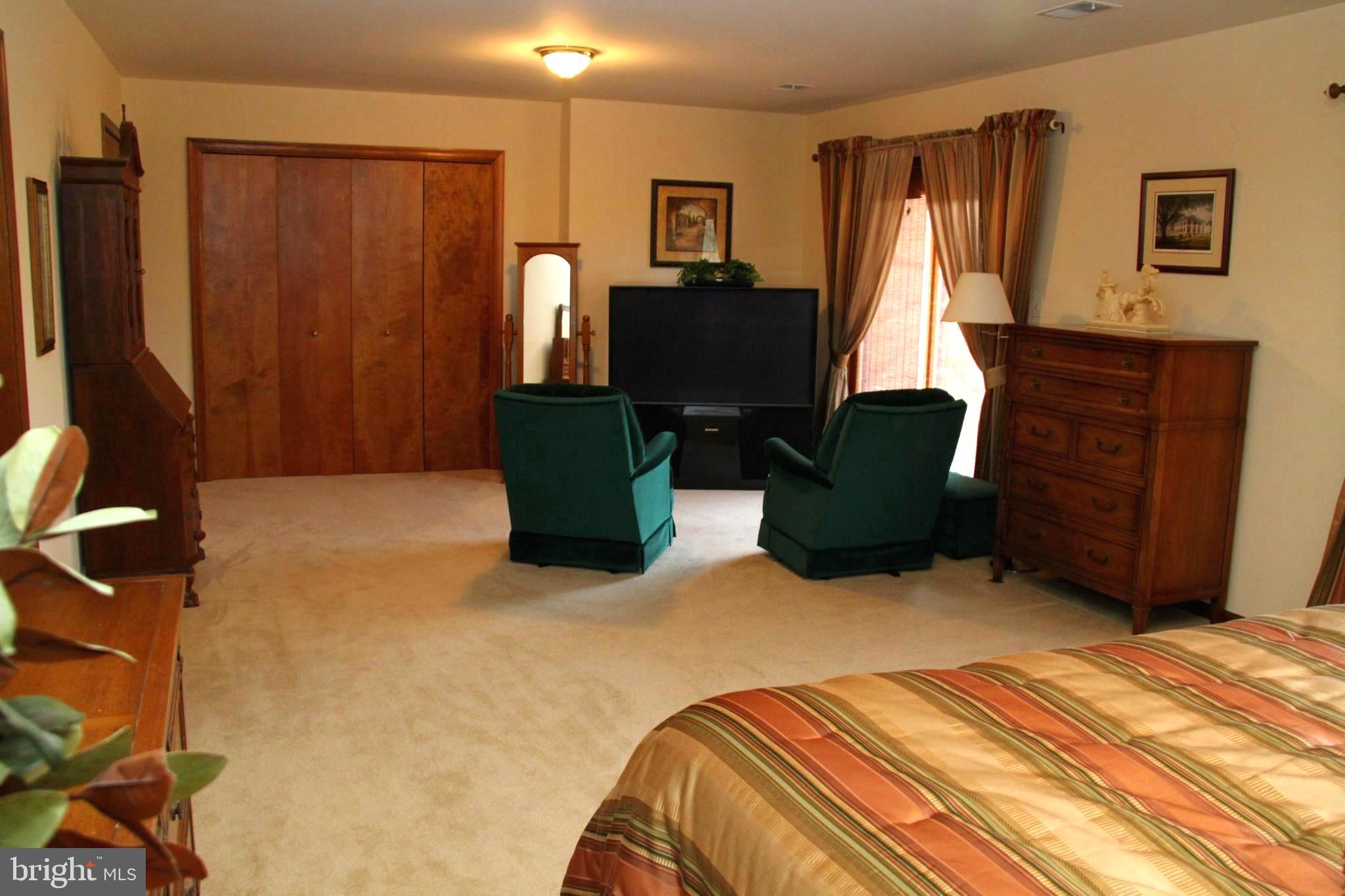 14 Wetherbee Court Phoenix, MD 21131 - Photo 26 of 64 Primary bedroom sitting area