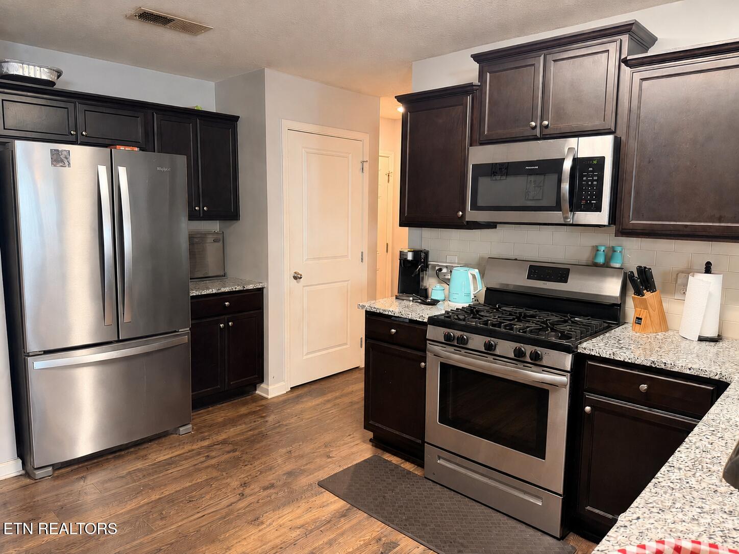9443 Avian Forest Lane Heiskell, TN 37754 - Photo 12 of 28 Kitchen Stove