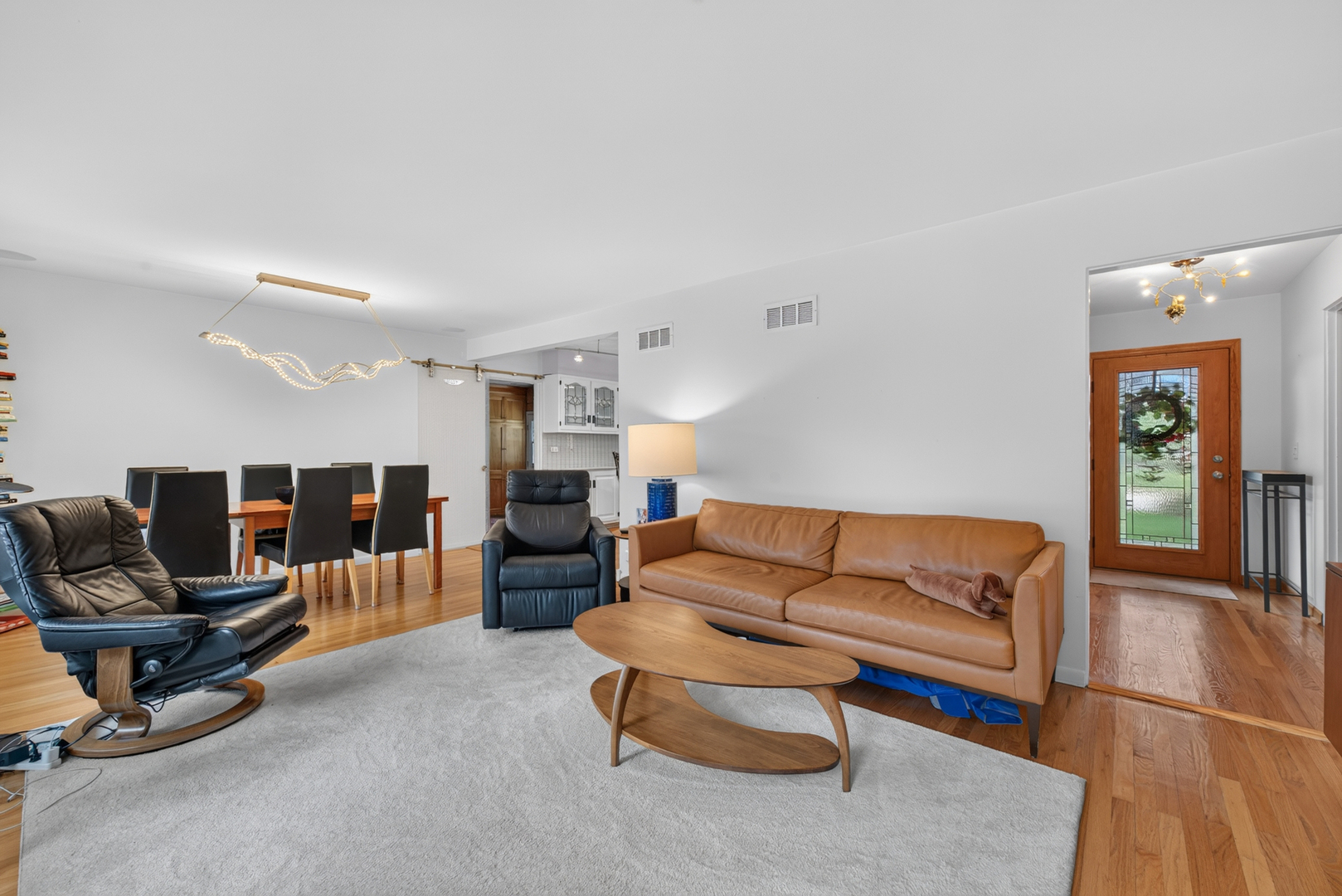 220 East Hillside Road Naperville, IL 60540 - Photo 5 of 57 Gallery Image 5