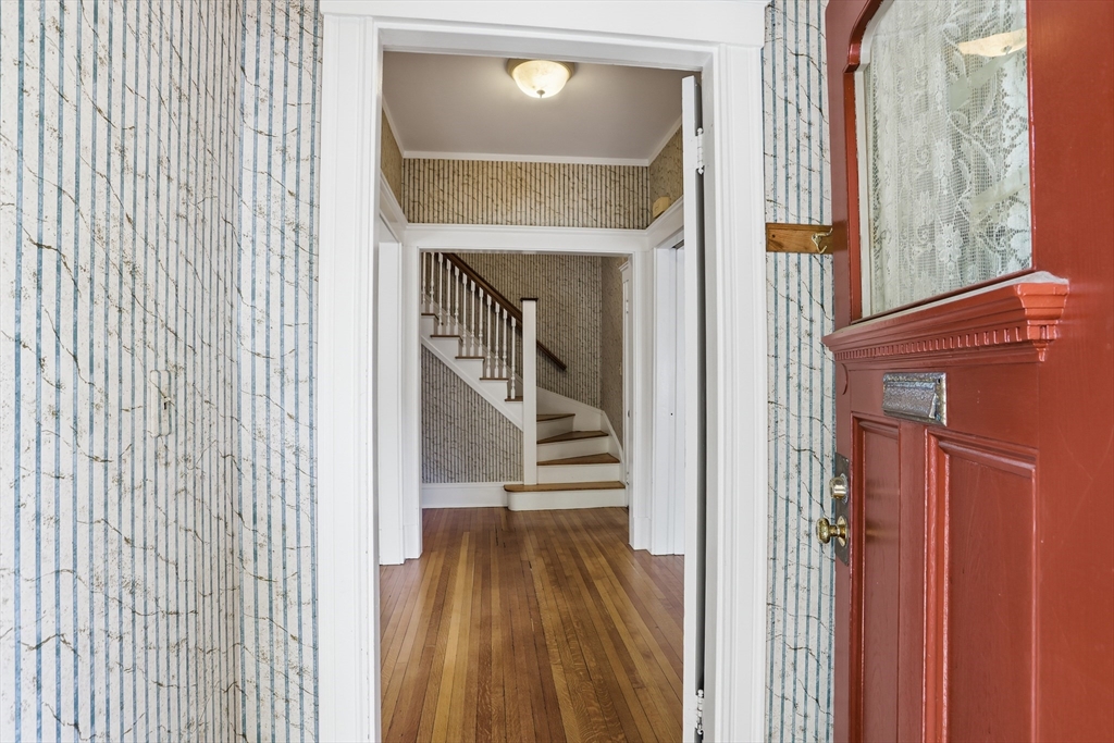 23 Rindge Avenue, Unit 1 Cambridge, MA 02140 - Photo 4 of 32