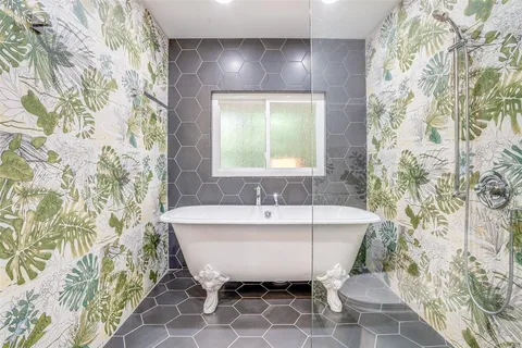 $650,000 | 104 Windsong Court, Weatherford, TX 76087