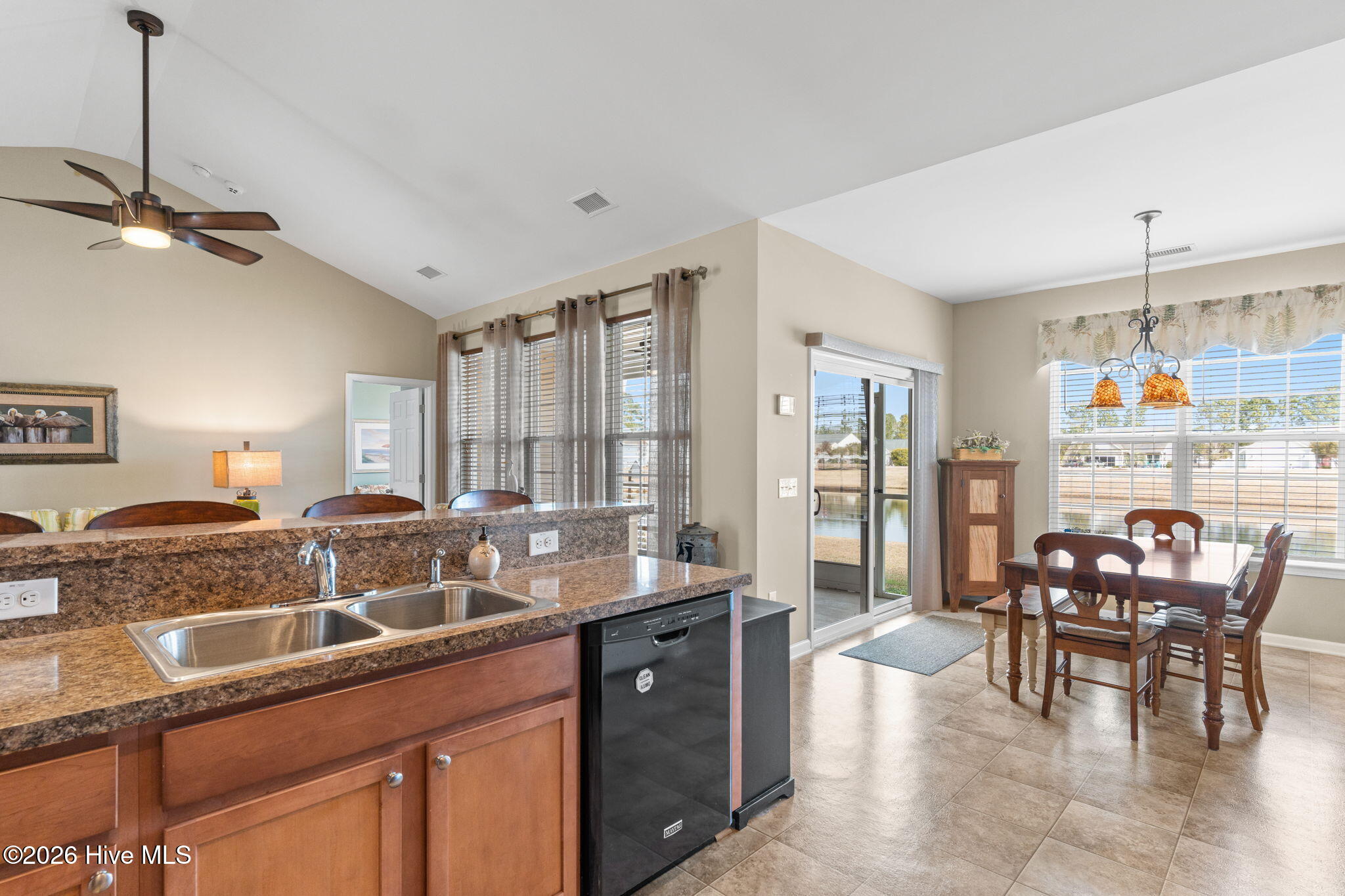34 Lighthouse Cove Loop, Unit 113 Calabash, NC 28467 - Photo 14 of 47 18-web-or-mls-cammediallc.com-23