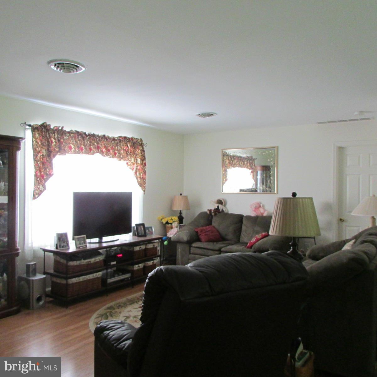609 4th Street Crumpton, MD 21628 - Photo 14 of 23 Living Room