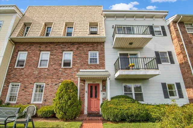 $274,900 | 1004 Unicorn Way, Unit 2, Clifton, NJ 07011
