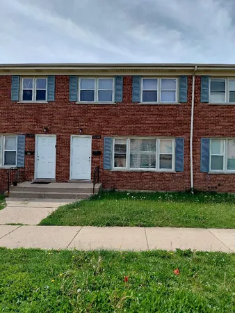 $185,000 | 2203 Williamsburg Drive, Waukegan, IL 60085