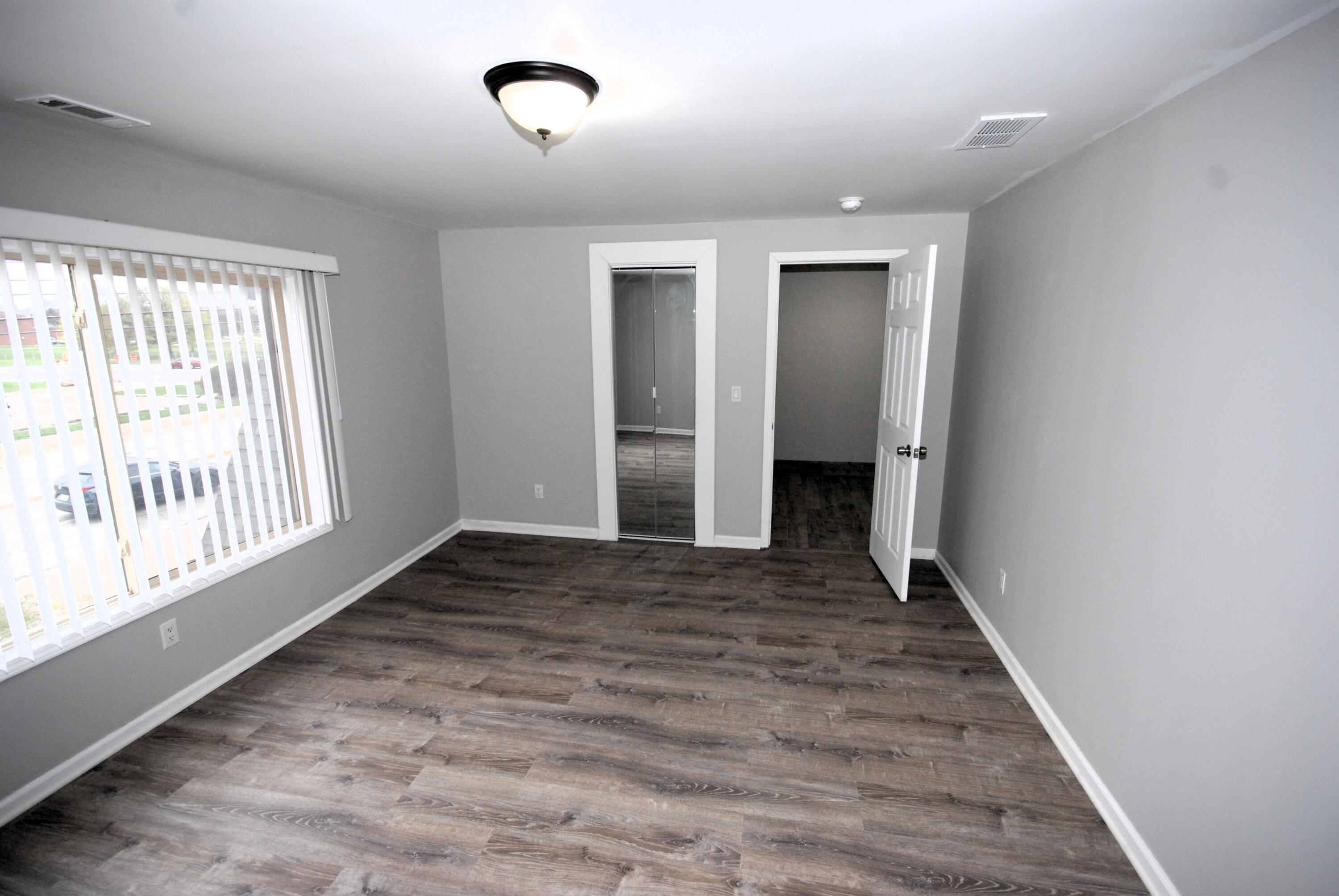 1872 Champaign Road Lincoln Park, MI 48146 - Photo 13 of 25 10 mst bed (3)