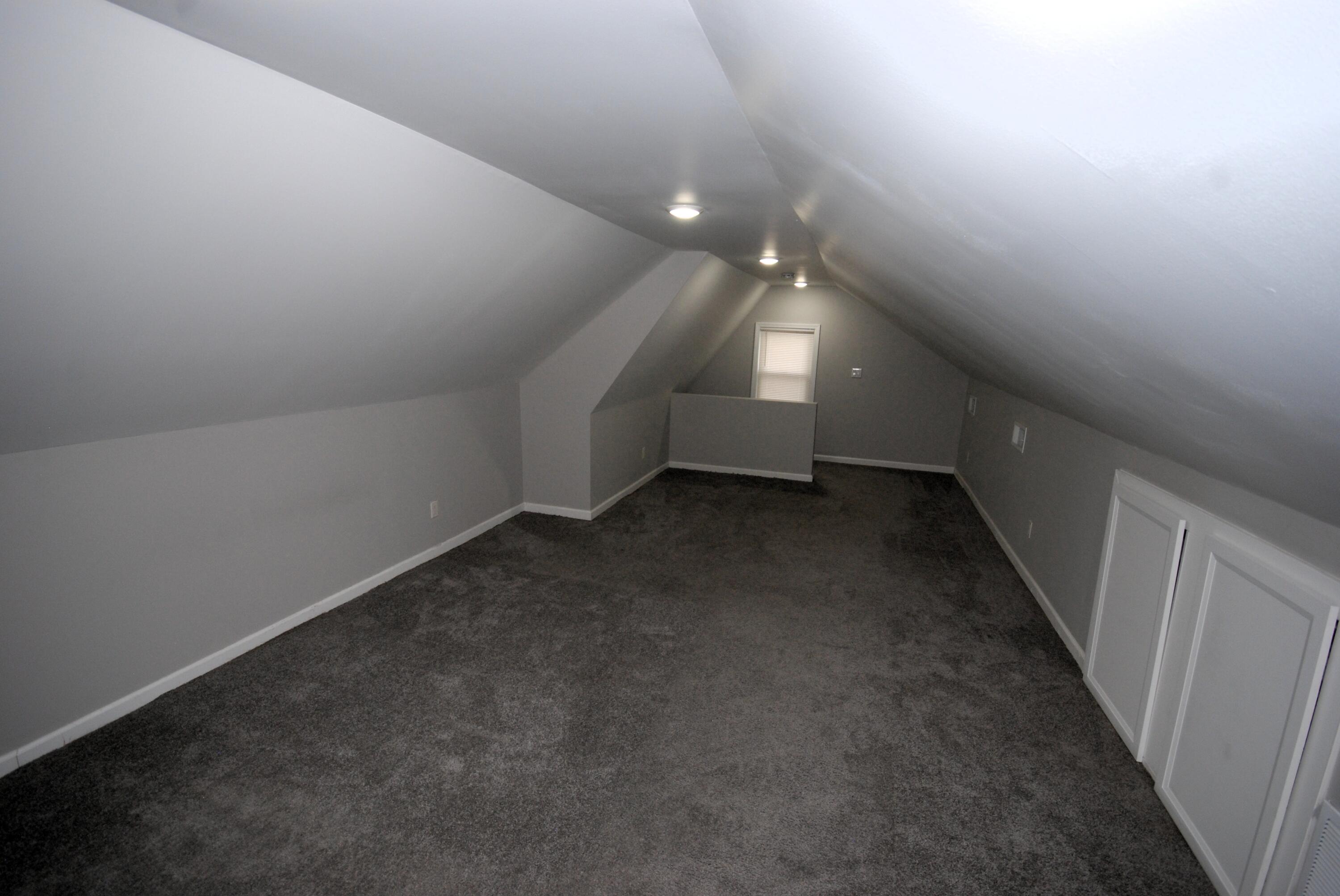 1872 Champaign Road Lincoln Park, MI 48146 - Photo 18 of 25 13 3rd floor bonus rm (3)