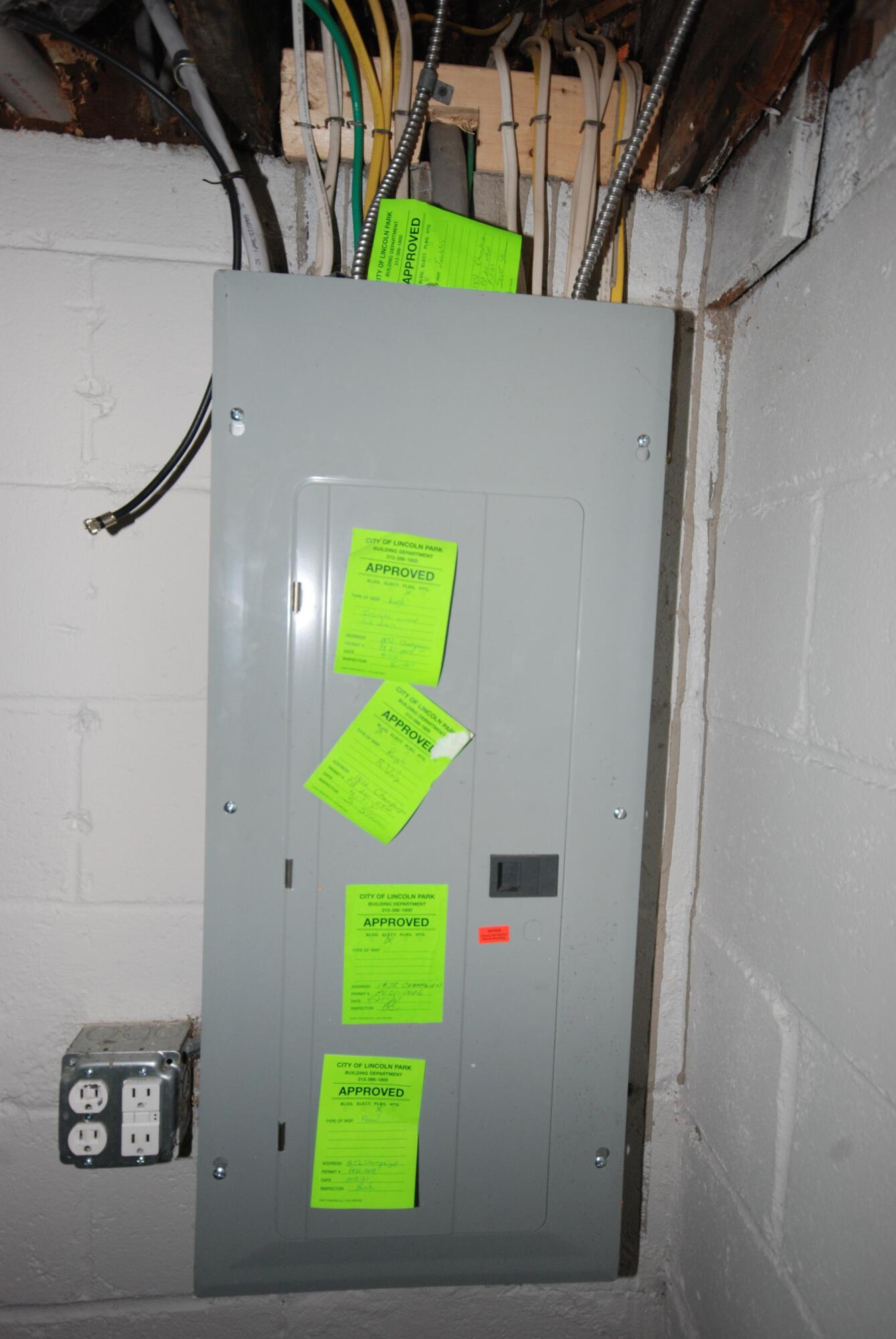 1872 Champaign Road Lincoln Park, MI 48146 - Photo 22 of 25 15 updated utilities (1)