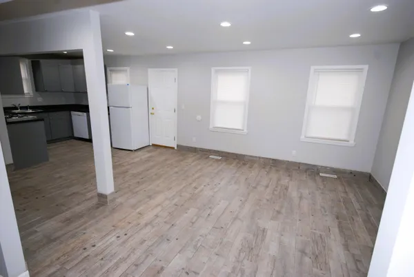 $2,500 | 1872 Champaign Road, Lincoln Park, MI 48146