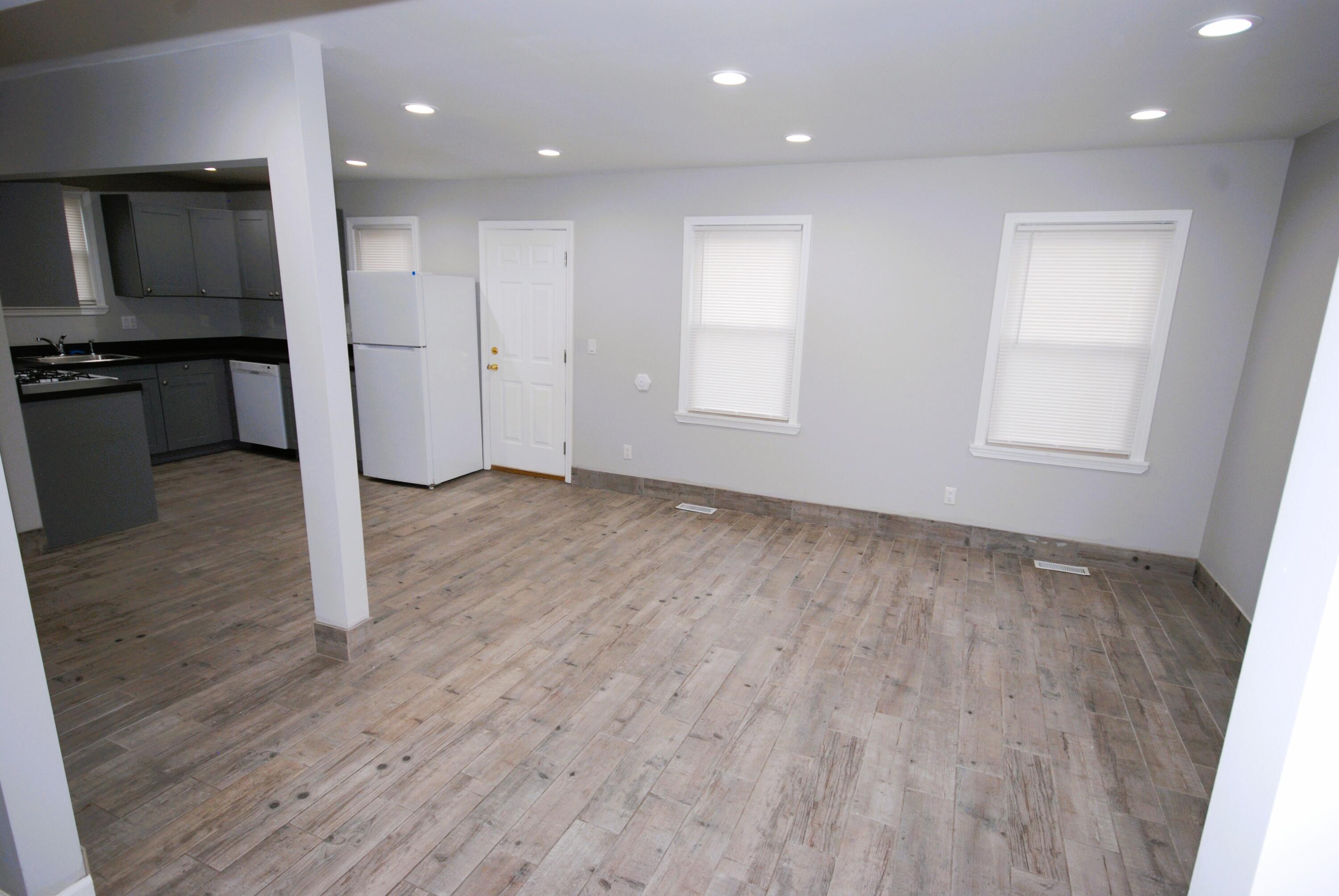 1872 Champaign Road Lincoln Park, MI 48146 - Photo 4 of 25 6 dining-kit