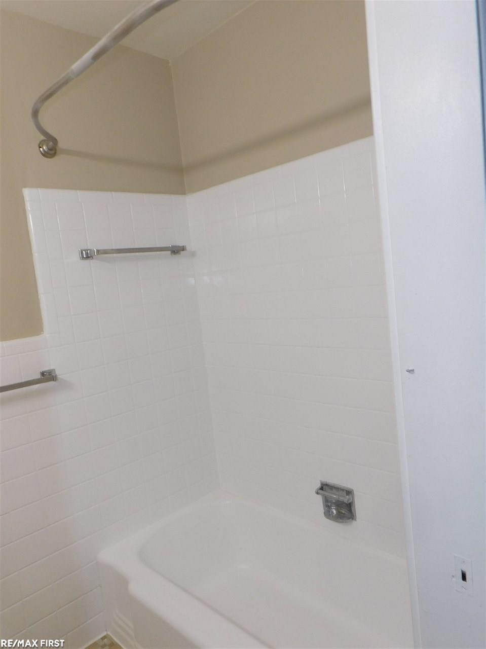 23371 Kelly Road, Unit 3 Eastpointe, MI 48021 - Photo 7 of 16