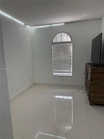 $3,500 | 3951 Northeast 13th Drive, Homestead, FL 33033