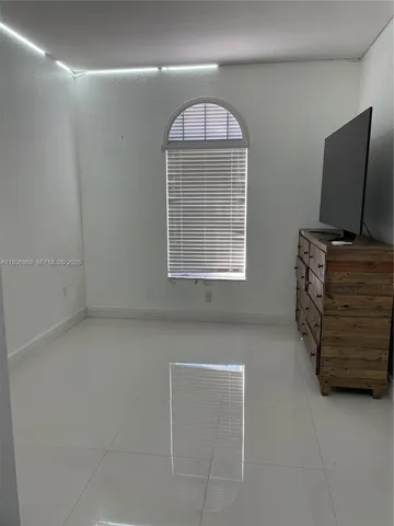 $3,500 | 3951 Northeast 13th Drive, Homestead, FL 33033