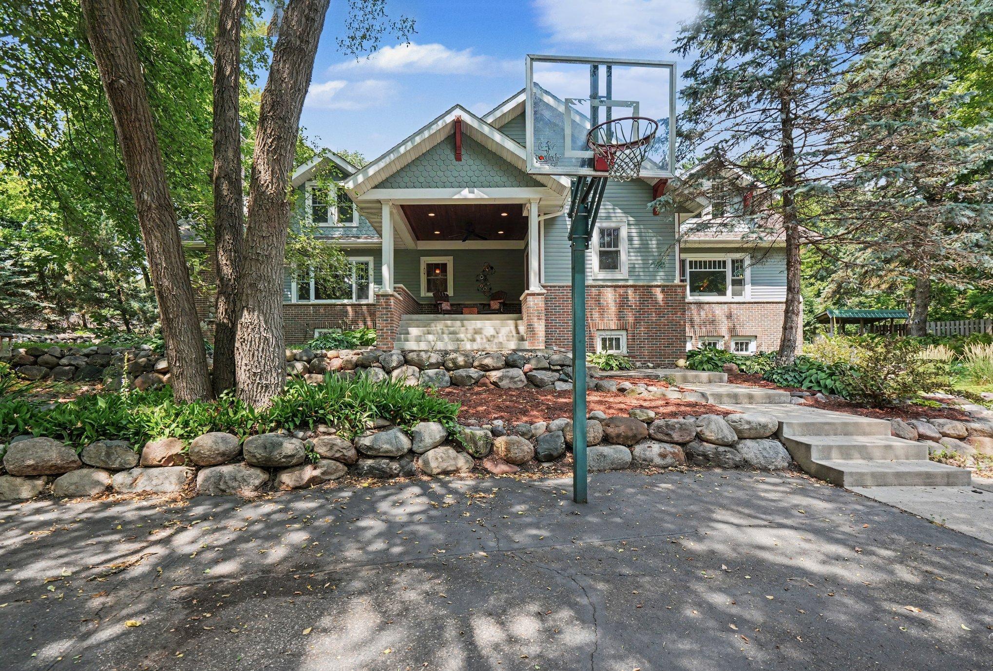 4919 Williston Road Minnetonka, MN 55345 - Photo 2 of 36