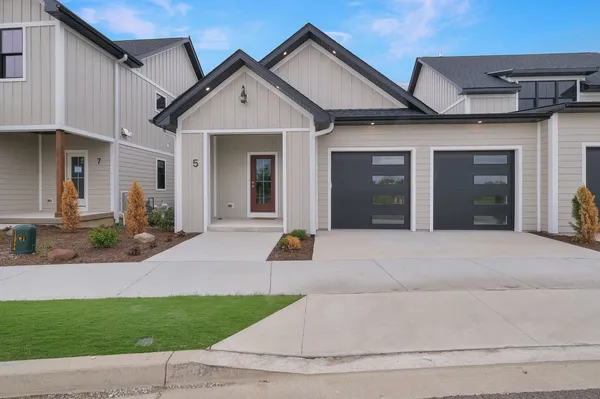$649,000 | 5 Beech Tree Place, Ottawa, IL 61350
