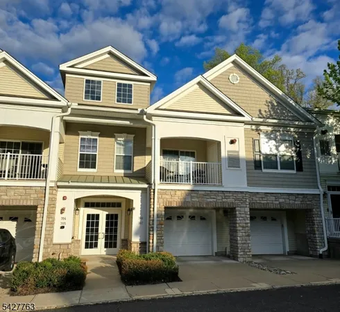 $2,800 | 706 Brook Hollow Drive, Whippany, NJ 07981