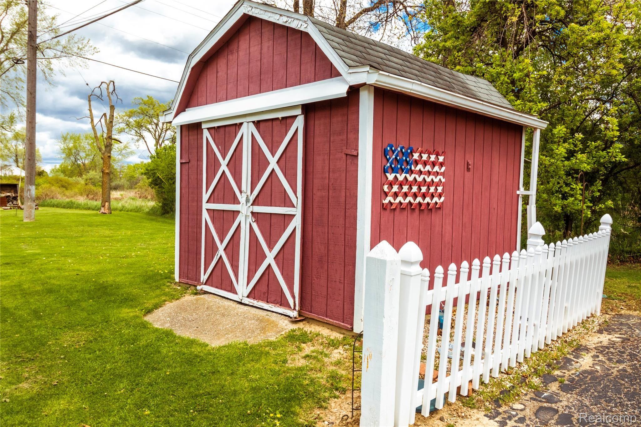 3026 West Oregon Road Lapeer, MI 48446 - Photo 31 of 31 Shed.jpg
