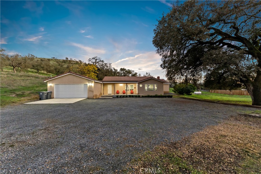 18804 Auberry Road Clovis, CA 93619 - Photo 2 of 30