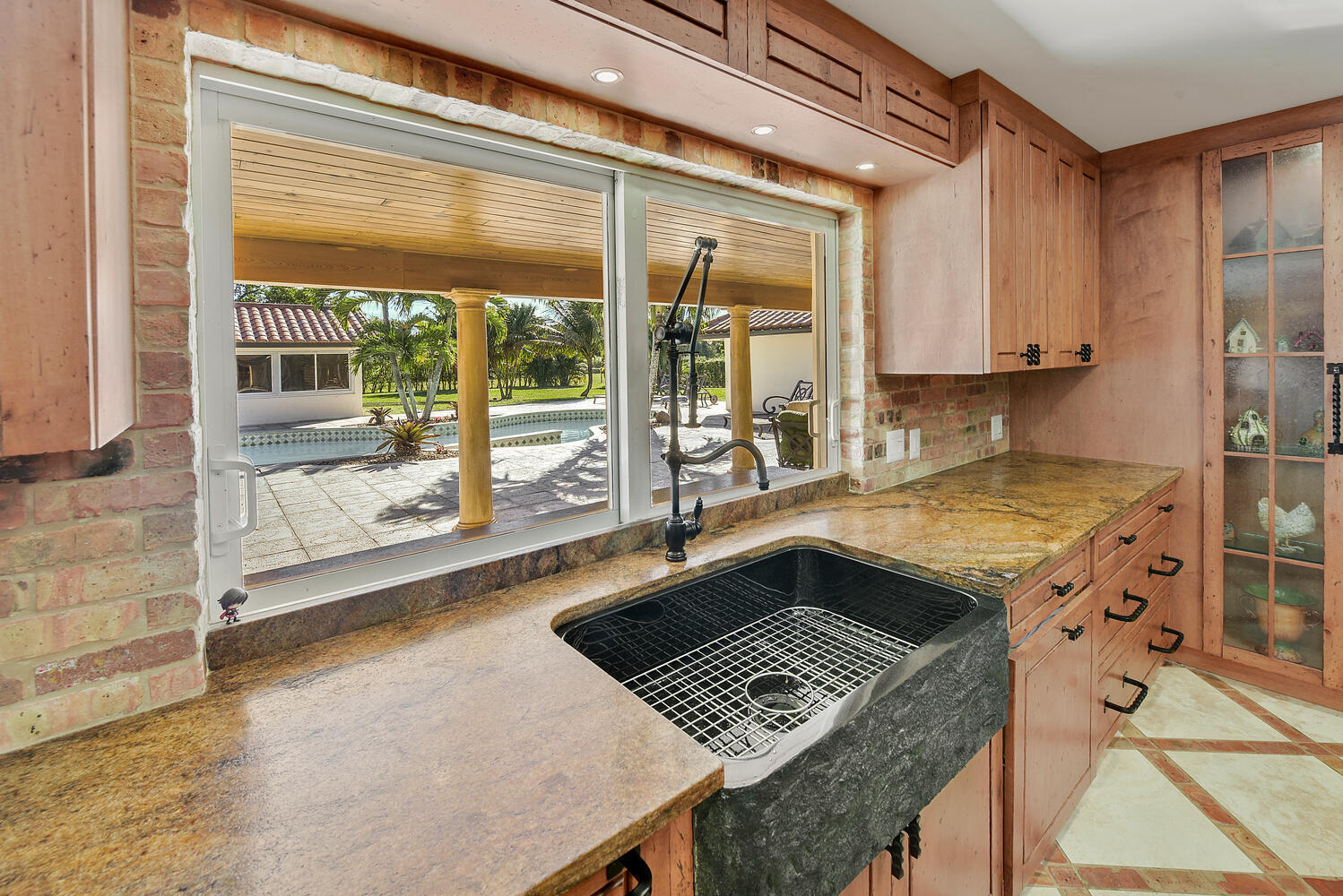 10340 Avenida Del Rio Delray Beach, FL 33446 - Photo 15 of 48 1021E7~1