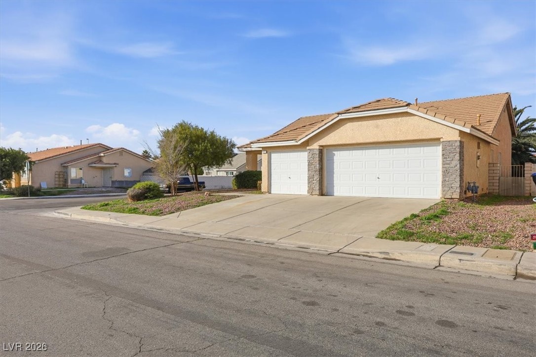 5523 Foxtail Ridge Street North Las Vegas, NV 89031 - Photo 2 of 29