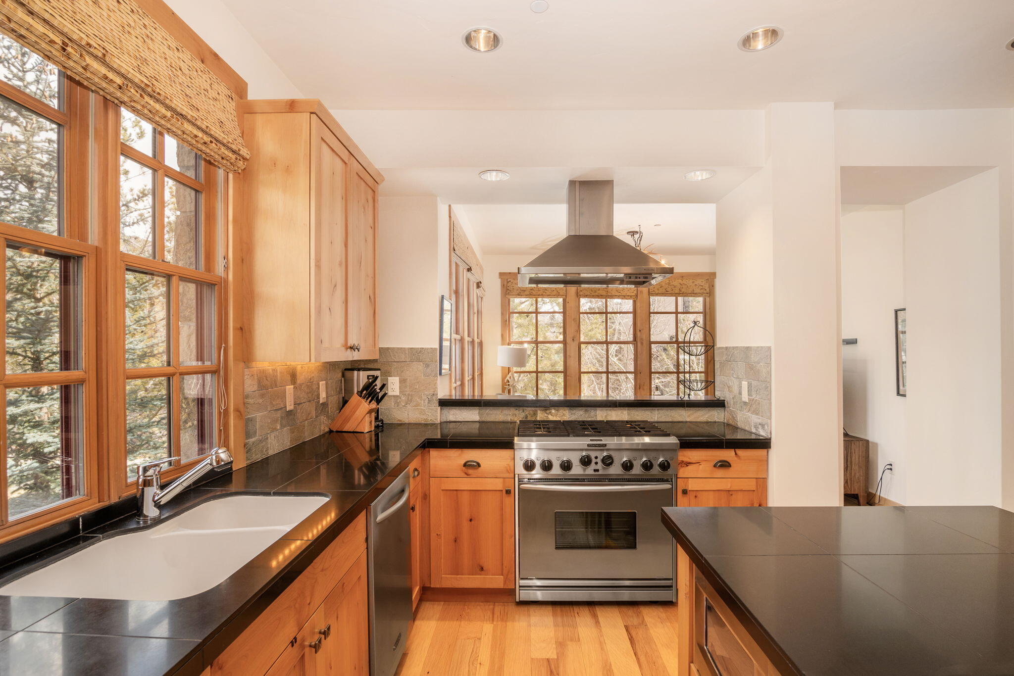 109 Angani Way, Unit 12 Sun Valley, ID 83353 - Photo 7 of 30 Kitchen