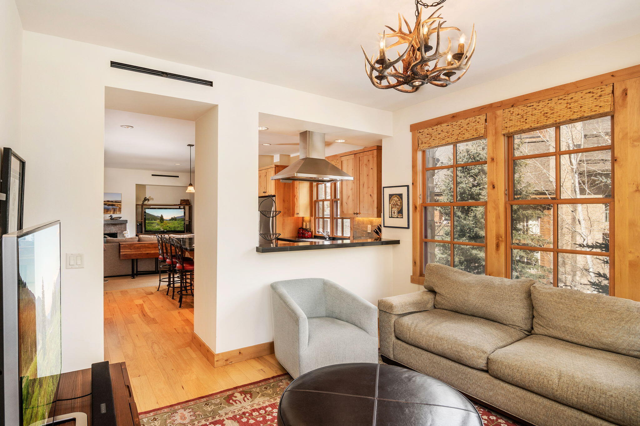 109 Angani Way, Unit 12 Sun Valley, ID 83353 - Photo 9 of 30 Family or Dining Room