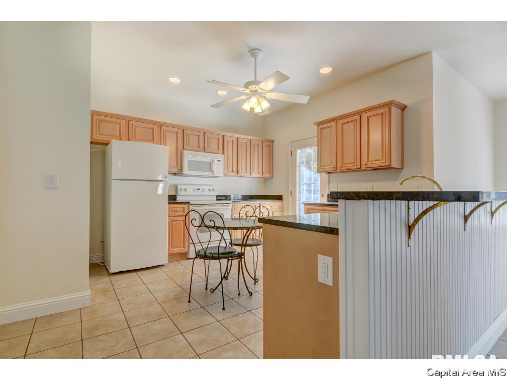 628 Burberry Lane Rochester, IL 62563 - Photo 9 of 36