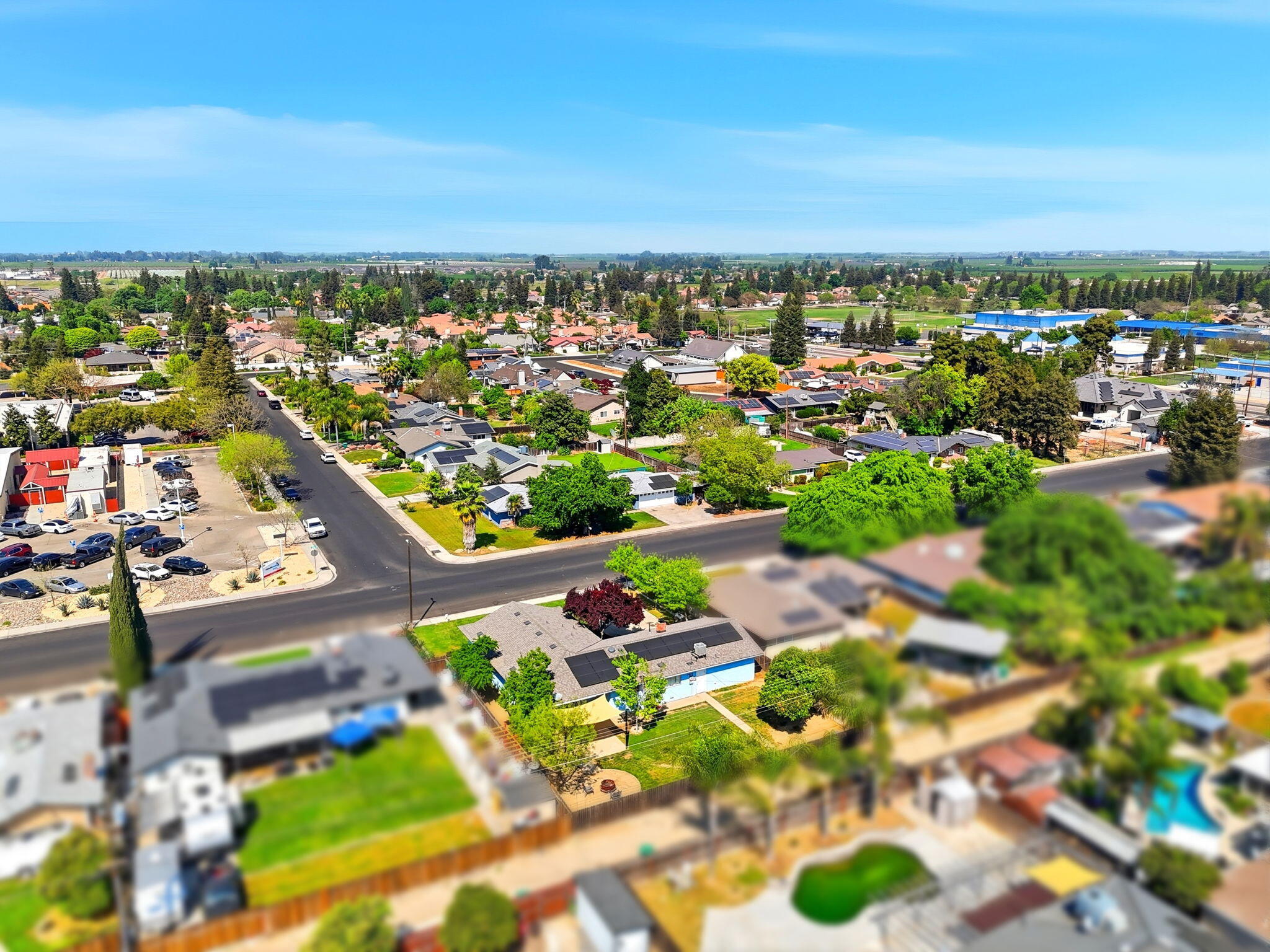 289 West Cypress Avenue Reedley, CA 93654 - Photo 40 of 49 48-289_W_Cypress_Ave_046