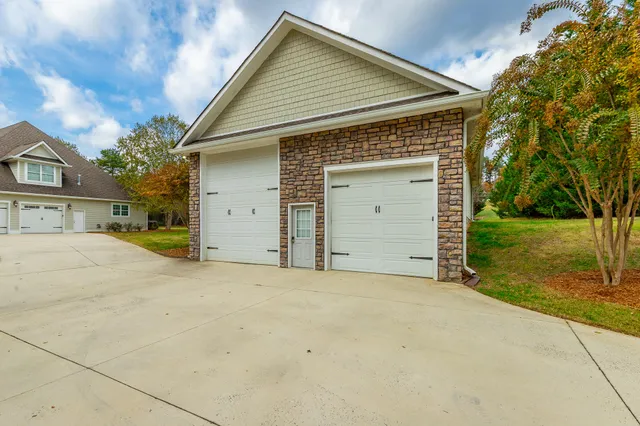 $850,000 | 43 Hidden Hills Drive, Chickamauga, GA 30707