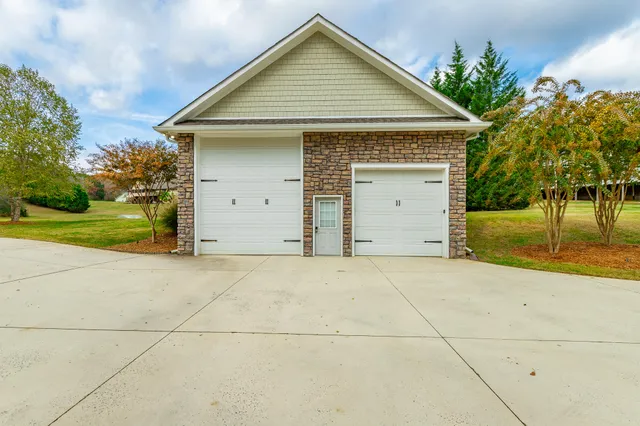 $850,000 | 43 Hidden Hills Drive, Chickamauga, GA 30707