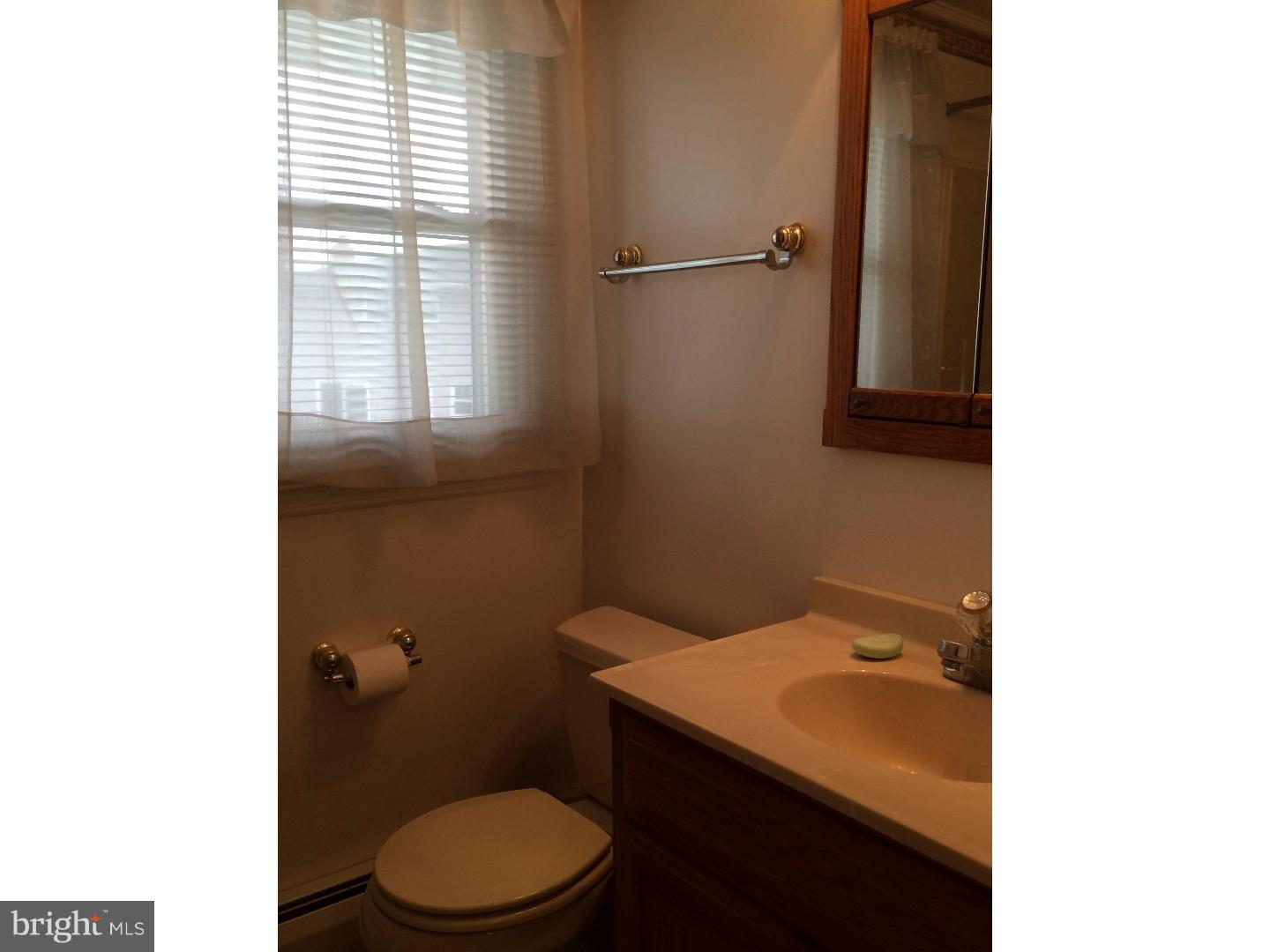 18 Terrace Road Levittown, PA 19056 - Photo 13 of 16