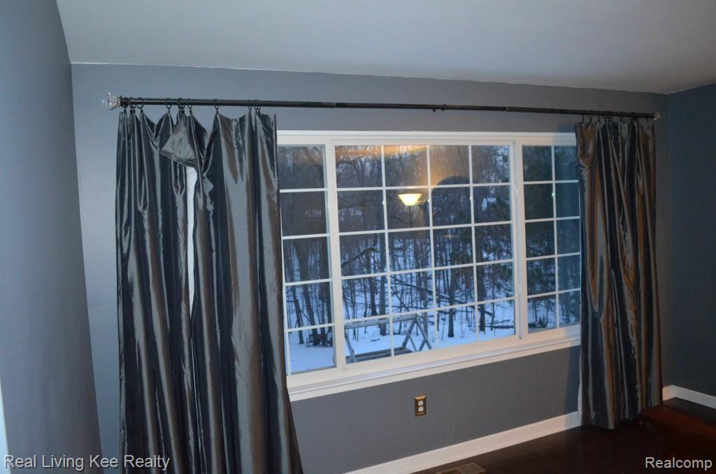 2035 North Fairview Lane Rochester, MI 48306 - Photo 15 of 35 M3 Master Bedroom_Window (2).jpg