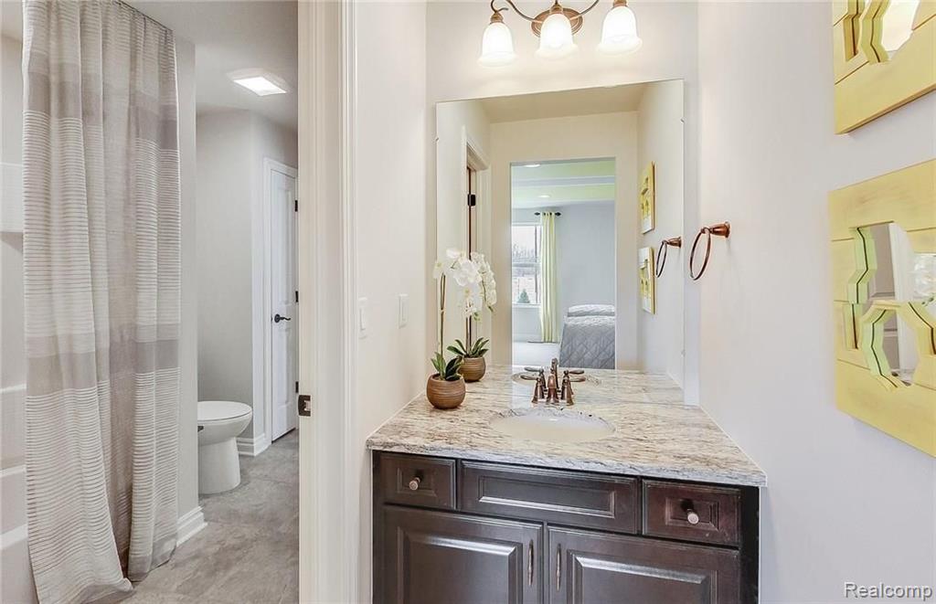 2041 Logan Drive Rochester Hills, MI 48309 - Photo 17 of 18