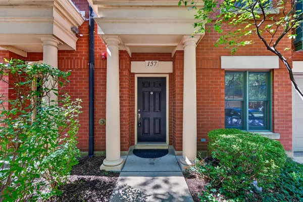 $379,800 | 157 Festival Court, Elgin, IL 60120